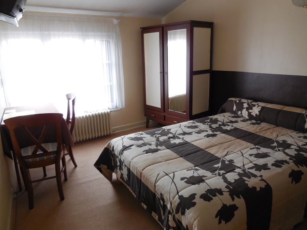 Hôtel le Lion d'Or Salbris Quarto foto